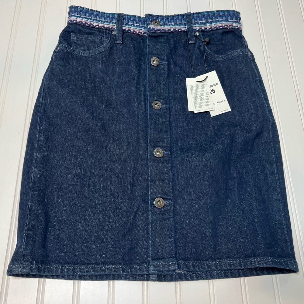Levi's Embroidered Waistband Jean Denim Skirt High Rise Straight 26 NEW. 353